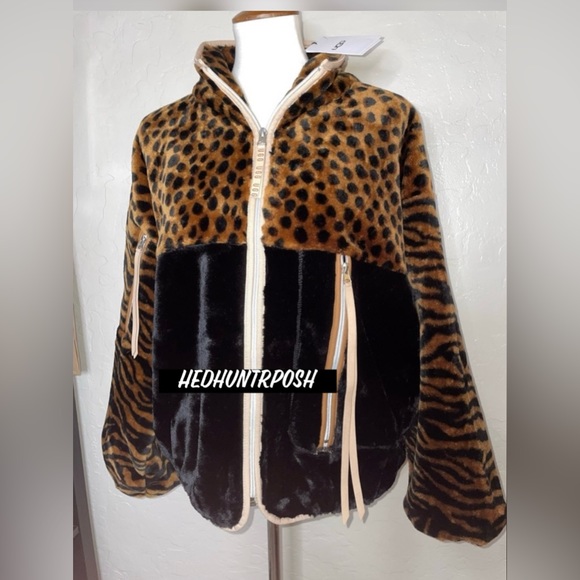 🎉HP🎉New! UGG Leopard Animalia Sherpa Fuzzy Zip Jacket Size Medium🐆🖤 - Picture 4 of 11